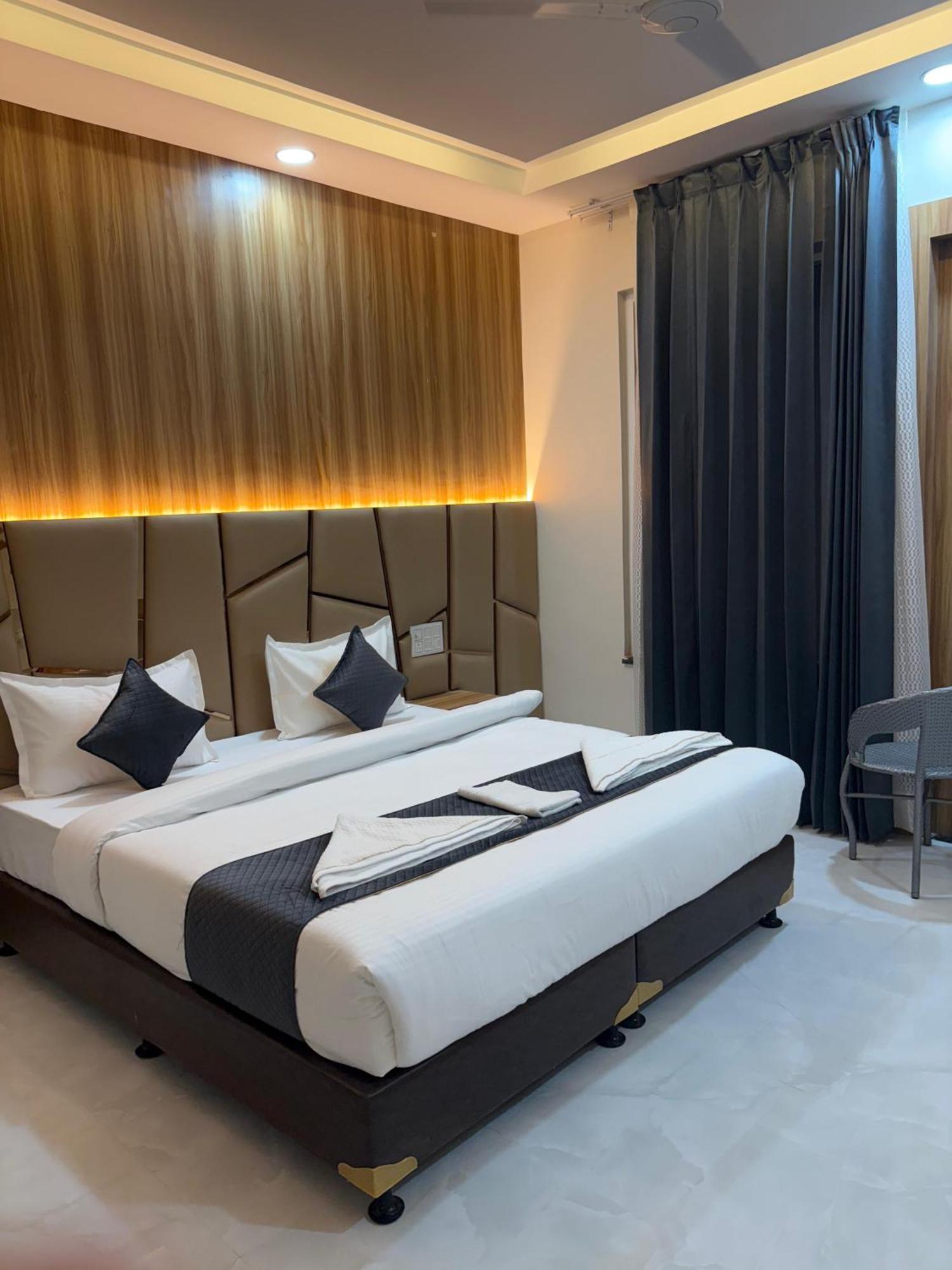 The Janki Hotel Ayodhya Εξωτερικό φωτογραφία