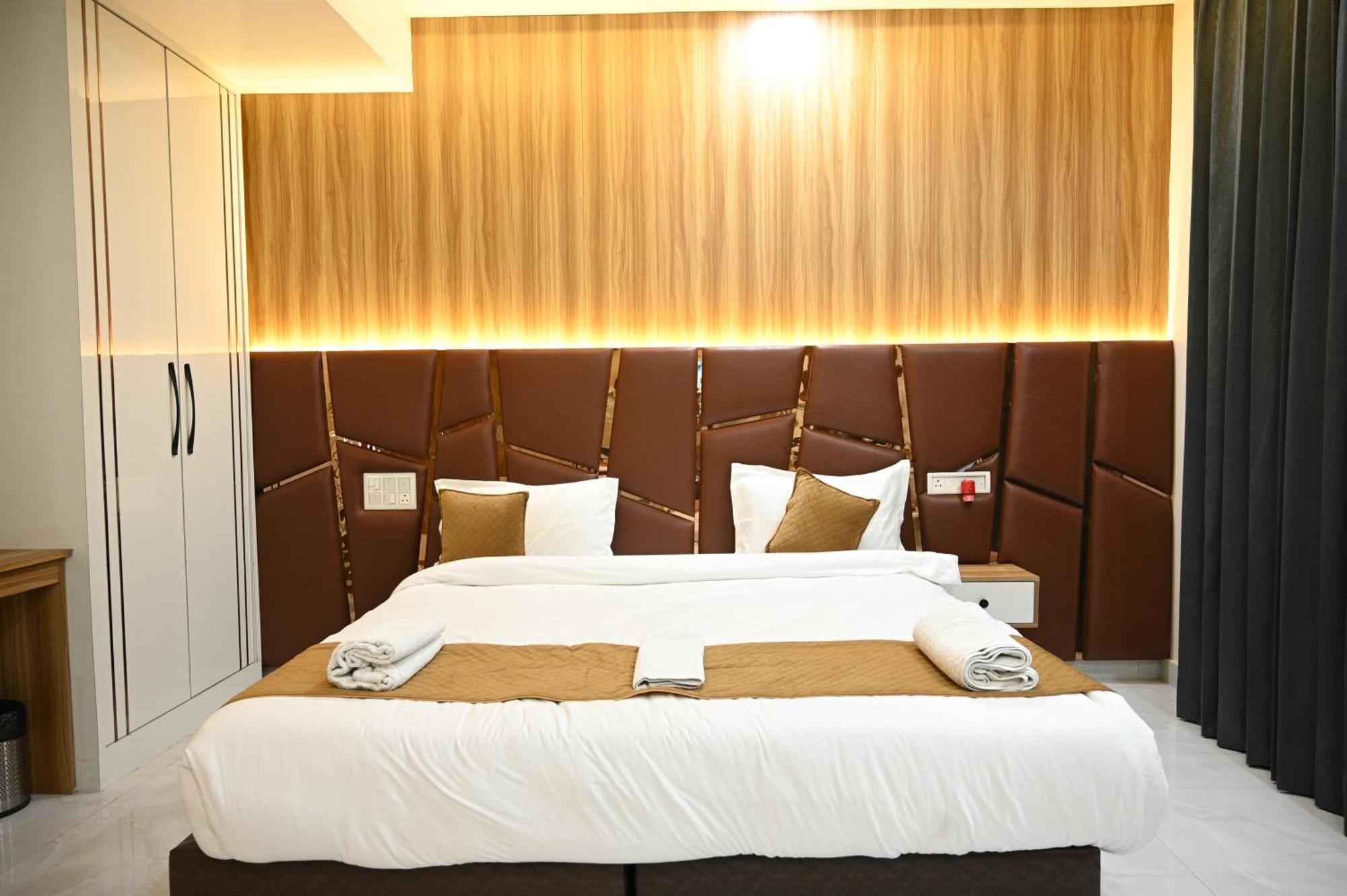 The Janki Hotel Ayodhya Εξωτερικό φωτογραφία