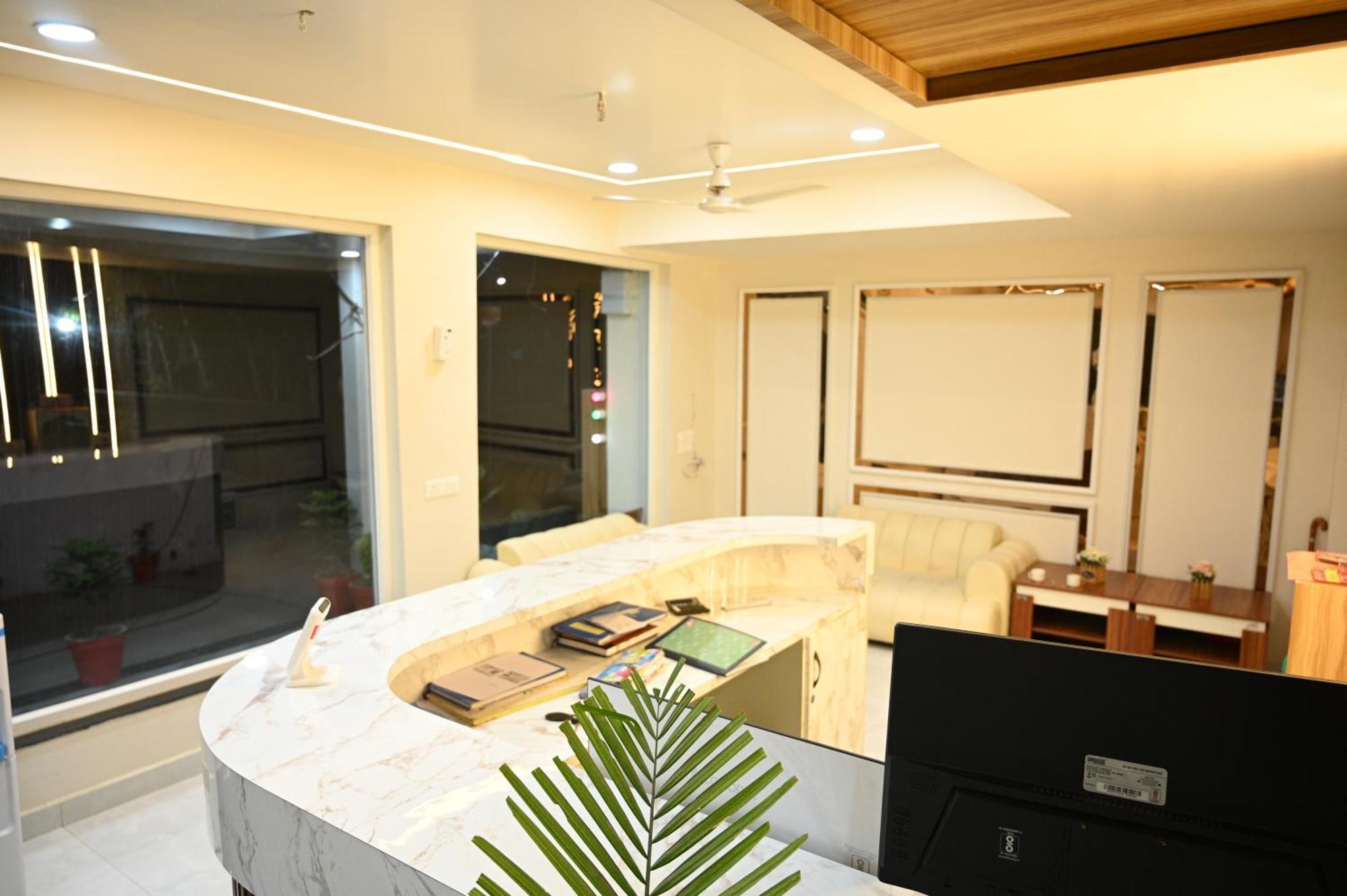 The Janki Hotel Ayodhya Εξωτερικό φωτογραφία